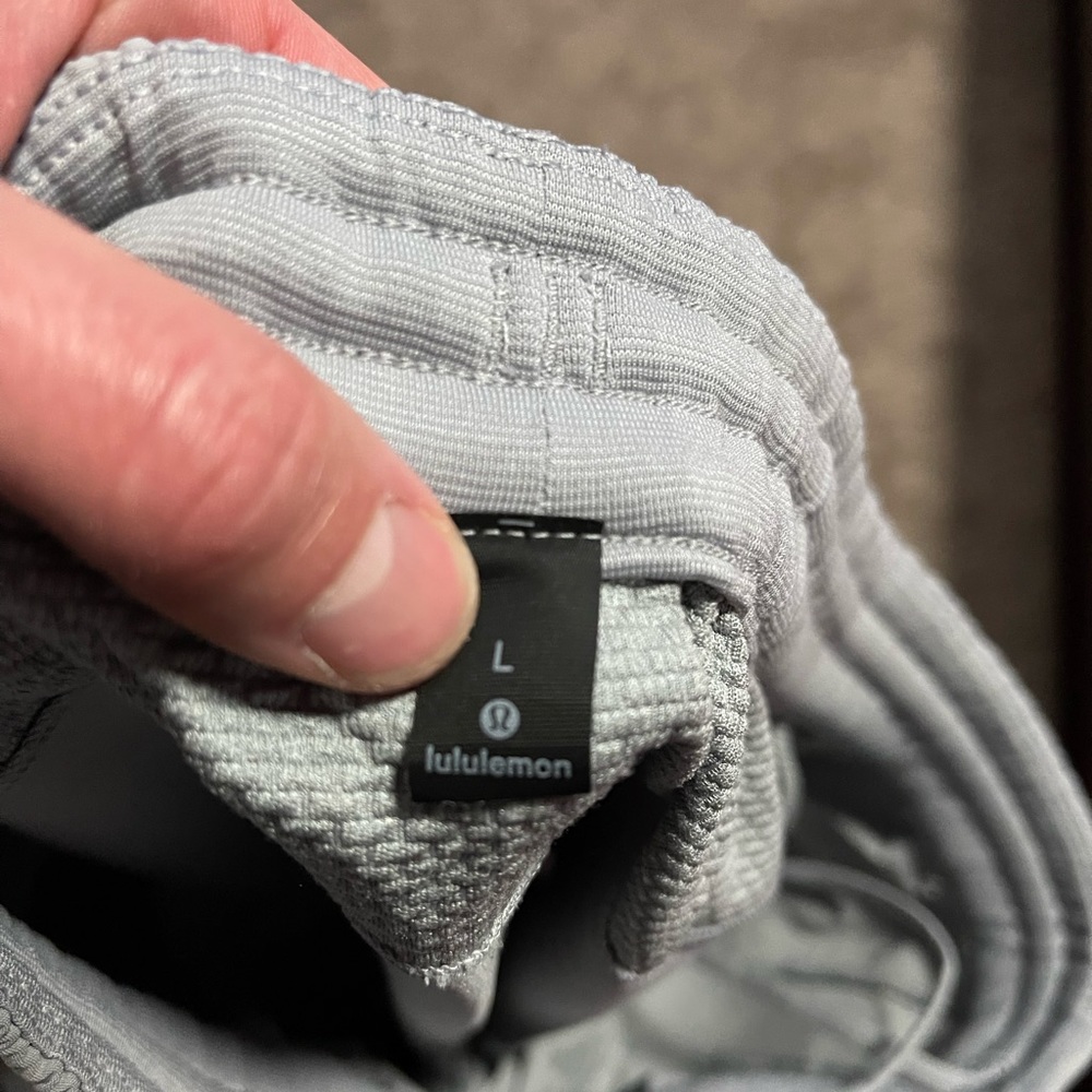Lululemon space gray joggers, like new.
